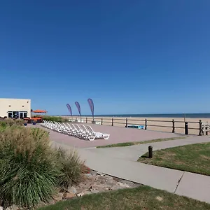 Отель Wyndham Virginia Oceanfront