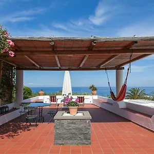E Strombolicchio Villa Stromboli